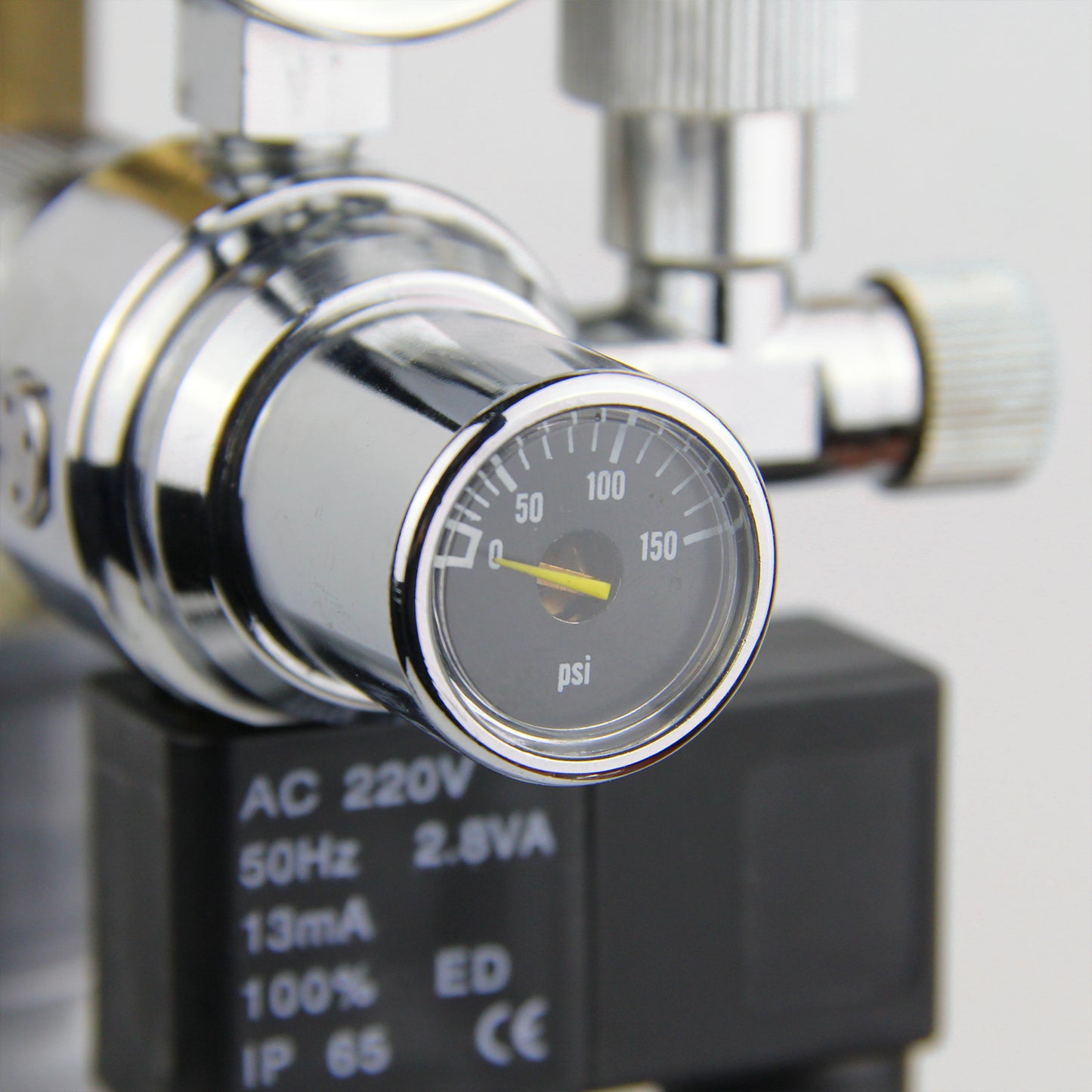 Dual Gauge CO₂ Regulator with Solenoid Valve